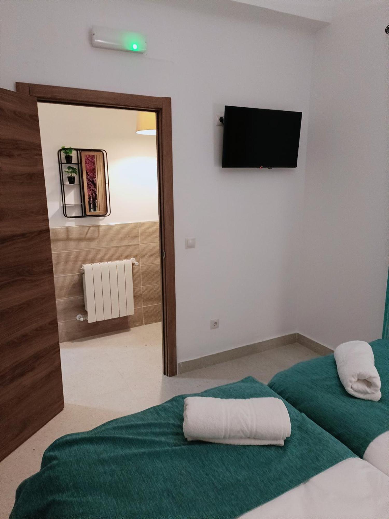 Violeta Suite Madrid Bagian luar foto